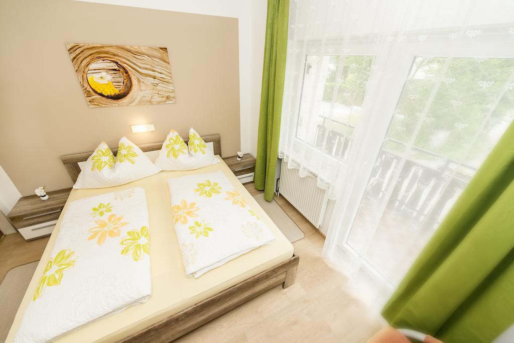 Gaestehaus Genf Velden am Wörthersee Kamer foto